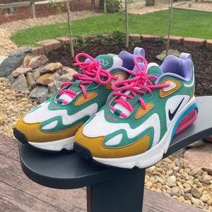 Nike Air Max 200 Mystic Green Womens AT6175-300 Women size 7.5 worn once